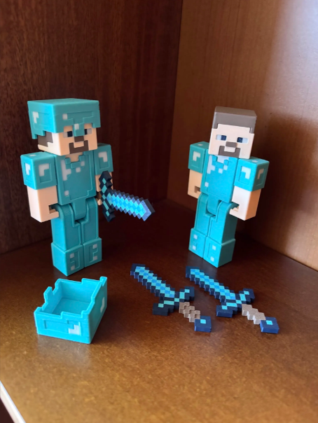 Boneco articulado Steve com armadura Minecraft