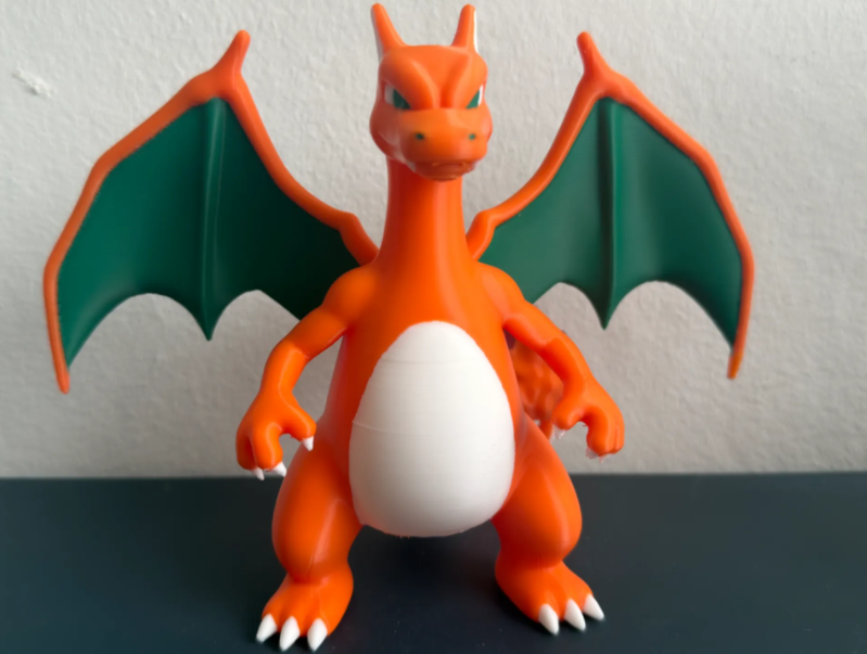 Boneco Charizard Pokemon